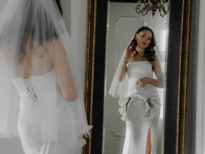 Krótki welon ślubny